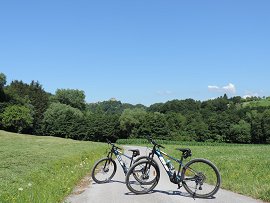 S kolesom se lahko podaš v naravo. Vir TIC Ilirska Bistrica.